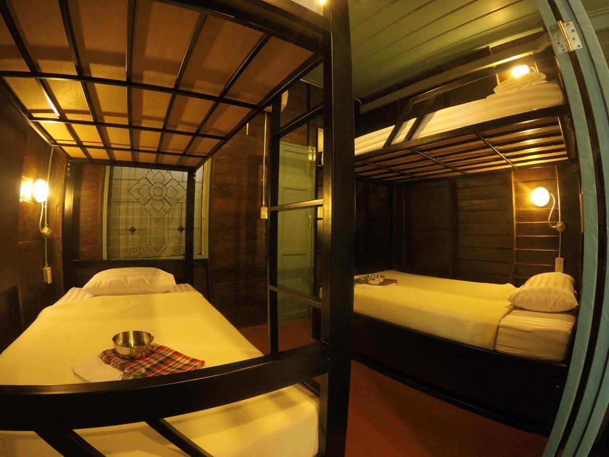 La Moon Hostel Μπανγκόκ Εξωτερικό φωτογραφία