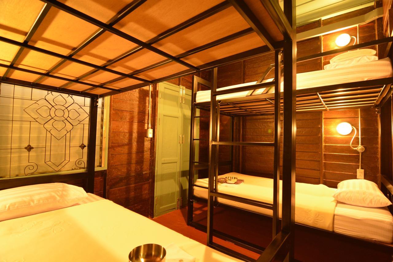 La Moon Hostel Μπανγκόκ Εξωτερικό φωτογραφία