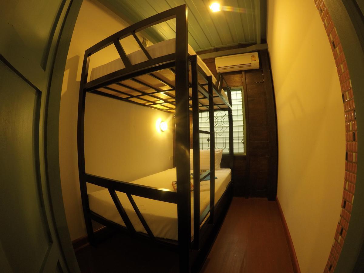 La Moon Hostel Μπανγκόκ Εξωτερικό φωτογραφία